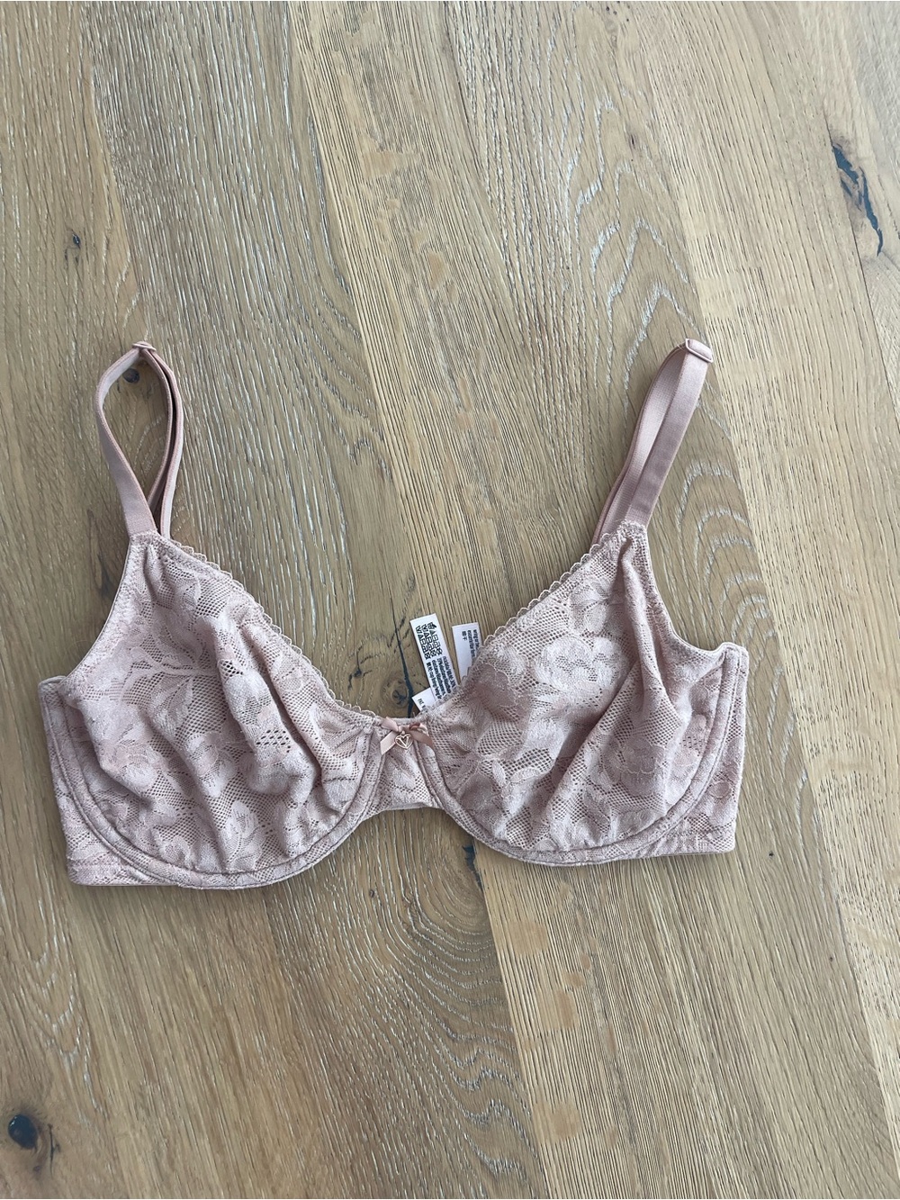 Victoria's Secret Lace‎ Underwire Bra - Light Pink